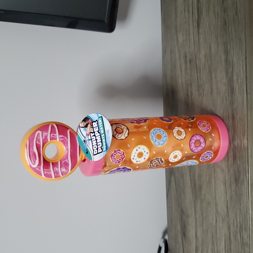 DONUT PUMPER WATER SQUIRTER